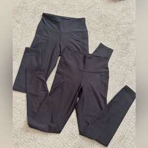 OLD NAVY 🔥 Two high rise powersoft leggings with side pockets - M
